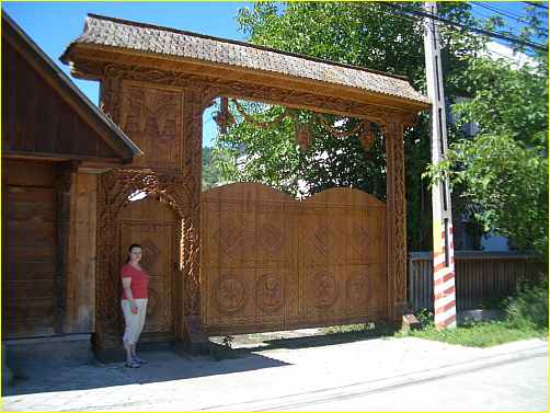poarta din lemn în Botiza